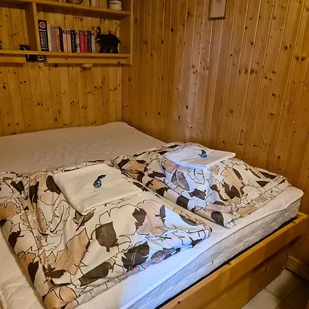 Elefantos Kis Mokus Haziko Zebegeny